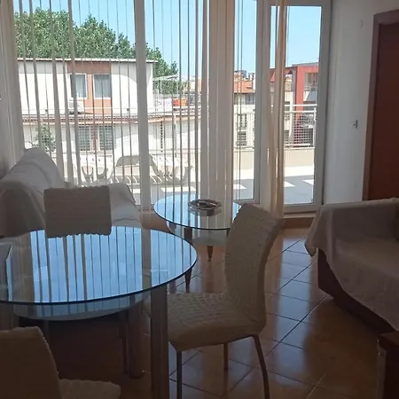 Sunny Huge With 2 Big Rooftop Balconies Just Across Supermarket Mladost 公寓