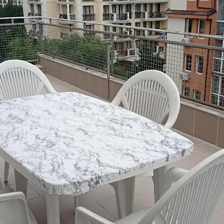 Sunny Huge With 2 Big Rooftop Balconies Just Across Supermarket Mladost 阳光海滩